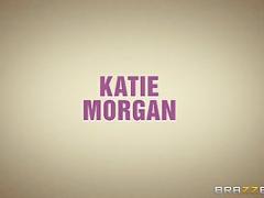 Katie Morgan baise avec le mec de sa fille